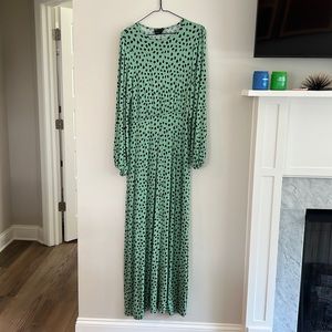 ASOS design, mint green Dalmatian UK 10, US 6, long bubble sleeve dress.